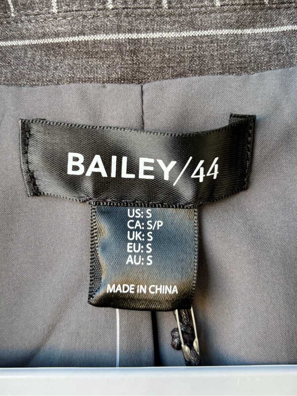 Bailey 44 Gray Pinstripe Cropped Blazer Vest NWT Size S - Picture 4 of 6